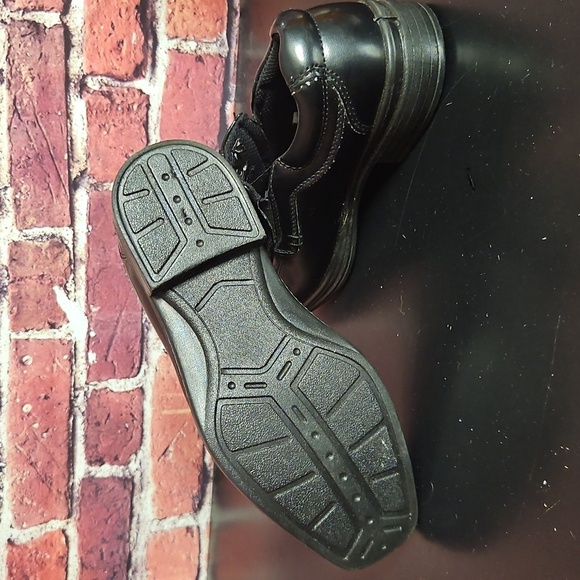 Black Leather Dress Shoes with Moccasin Toe - Picture 6 of 7